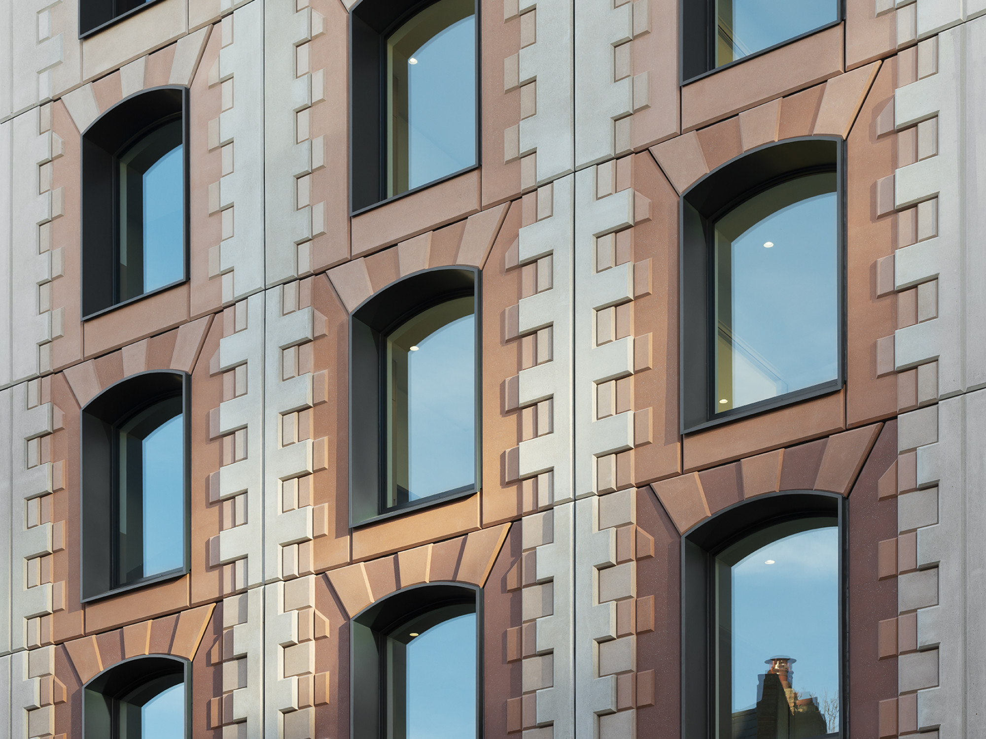 2512 Drummond St Gilbert McCarragher 008 V2 1800