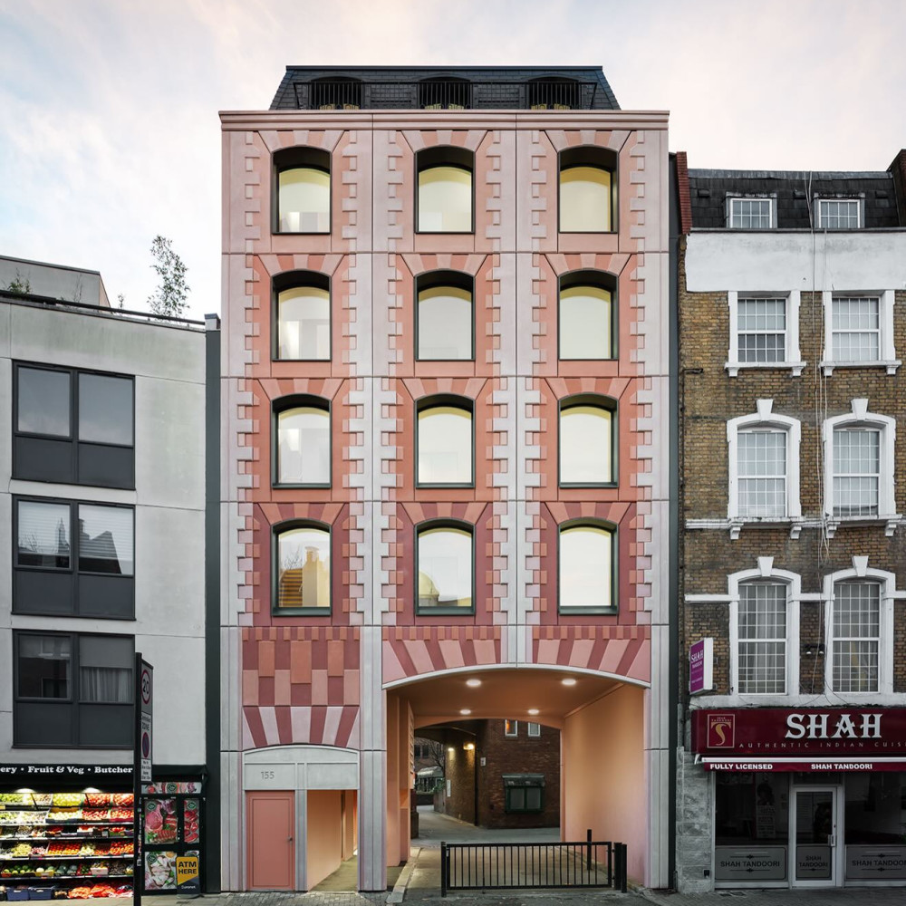 Our Trace project in Euston with @bureaudechange_architects and @hgglondon is complete!

By identifying additional structural capacity in the existing transfer structures and foundations, we were able to replace three storeys of apartments with five storeys, all whilst maintaining an access route below to an adjacent housing estate, throughout the construction phase. 

In addition to this, masonry from the existing facade was crushed and reused within the panels forming the new eye catching facade 👀

@hgglondon 
@bureaudechange_architects 
@integration_mep 
📸 @gilbertmccarragher 

#retain #repair #refurbish #retrofit #remodel
